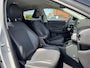 Hyundai Kona 1.6 GDI HEV Premium | Two-Tone Lakkleur | Stoelverwarming + -Ventilatie | 360° Camera | Leder | Navigatie | Apple Carplay/Android Auto | Geheugenstoel