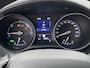Toyota C-HR 1.8 Hybrid Active Cruise control, airconditioning, achteruitrij camera, nette auto, keyless, navigatie Apple CarPlay/Android Auto