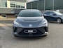 MG MG4 Electric Luxury 64 kWh |LONG RANGE| 11.000KM! | 7 JAAR GARANTIE BIJ MG| SUPER COMPLETE AUTO| RONDOMZICHT CAMERA| STOEL+ STUUR VERWARMING| DODE HOEK