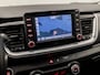 Kia Stonic 1.0 T-GDi DynamicLine (APPLE CARPLAY, NAVIGATIE, CAMERA, CLIMATE, SPORTSTOELEN, GETINT GLAS, LM VELGEN, KEYLESS, NIEUWSTAAT)