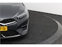 Kia Ceed 1.5 T-GDi GT-Line - Schuif-/kanteldak - Stoel-/stuurverwarming - Cruise Control - Apple CaPlay/Android Auto - Fabrieksgarantie tot 04-2032