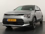 Kia Niro EV Light Edition 64.8 kWh - SOH 99,5% - Achteruitrijcamera - Parkeersensoren achter - Navigatie - Apple Carplay / Android Auto - Fabrieksgarantie tot 08-2031