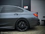 BMW 3-Serie 318i High Executive M-Sport Maxton PANO Sfeer VOL