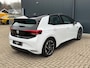 Volkswagen ID.3 First Black Edition 58 kWh * SoH 89% * Steunhaak * Navigatie * Parkeersensoren * Adaptieve Cruise *