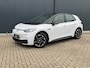 Volkswagen ID.3 First Black Edition 58 kWh * SoH 89% * Steunhaak * Navigatie * Parkeersensoren * Adaptieve Cruise *