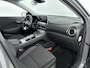 Hyundai Kona Electric EV COMFORT SMART 39 kWh | NAVI | WARMTEPOMP | 3 FASEN | CLIMA | CRUISE | CAMERA | NAVI via APPLE CARPLAY & ANDROID AUTO |