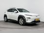 Hyundai Kona Electric EV PREMIUM 64 kWh | 3- FASEN | NAVI | CLIMA | ADAPT. CRUISE | CAMERA | HUD | LEDER | STUUR- & STOELVERWARMING | WARMTEPOMP | PRIVACY GLASS | WLTP 481 KM! |