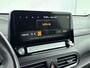 Hyundai Kona Electric EV PREMIUM 64 kWh | 3- FASEN | NAVI | CLIMA | ADAPT. CRUISE | CAMERA | HUD | LEDER | STUUR- & STOELVERWARMING | WARMTEPOMP | PRIVACY GLASS | WLTP 481 KM! |