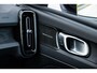 Volvo EX40 Single Motor Plus Europa 70 kWh | Adaptive Cruise Control | BLIS | Harman / Kardon | Stoelverwarming voor & achter | Stuuverwarming | Keyless | Memory | Elektrische Stoelen | Parkeercamera | 20" |