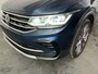 Volkswagen Tiguan 1.4 TSI eHybrid Elegance / AUTOMAAT/ PANO/ TREKHAAK/ DIGITAL DASH/ CRUISE/ CLIMA/ STOELVERWARMING/ NAVI/ APP-CONNECT/ PARK. SENSOREN + CAMERA