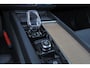 Volvo XC60 T6 Recharge AWD Ultra Dark - Panorama/schuifdak - IntelliSafe Assist & Surround - 360º Camera - Harman/Kardon audio - Adaptieve LED koplampen - Verwarmde voorstoelen, stuur & achterbank - Parkeersensoren voor & achter - Elektr. bedienb. voorstoelen met geheugen - Head up display - Draadloze tel. lader - Elektr. inklapbare trekhaak - 20' LMV