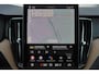 Volvo XC60 T6 Recharge AWD Ultra Dark - Panorama/schuifdak - IntelliSafe Assist & Surround - 360º Camera - Harman/Kardon audio - Adaptieve LED koplampen - Verwarmde voorstoelen, stuur & achterbank - Parkeersensoren voor & achter - Elektr. bedienb. voorstoelen met geheugen - Head up display - Draadloze tel. lader - Elektr. inklapbare trekhaak - 20' LMV