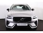 Volvo XC60 T6 Recharge AWD Ultra Dark - Panorama/schuifdak - IntelliSafe Assist & Surround - 360º Camera - Harman/Kardon audio - Adaptieve LED koplampen - Verwarmde voorstoelen, stuur & achterbank - Parkeersensoren voor & achter - Elektr. bedienb. voorstoelen met geheugen - Head up display - Draadloze tel. lader - Elektr. inklapbare trekhaak - 20' LMV