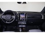 Volvo EX40 Performance Ultra 82 kWh - Panorama/schuifdak - IntelliSafe Assist & Surround - 360º Camera - Harman/Kardon audio - Verwarmde voorstoelen, stuur & achterbank - Parkeersensoren voor & achter - Elektr. bedienb. voorstoelen met geheugen links - Draadloze tel. lader - Warmtepomp - Extra getint glas - Elektr. inklapbare trekhaak - 20' LMV