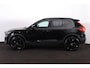 Volvo XC40 B3 Plus Black Edition - IntelliSafe Assist & Surround - 360º Camera - Harman/Kardon audio - Verwarmde voorstoelen & stuur - Parkeersensoren voor & achter - Elektr. bedienb. voorstoelen met geheugen links - Draadloze tel. lader - Extra getint glas - 20' LMV