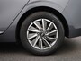 Hyundai Ioniq Premium EV 38 kWh |Climate Control / ECC | Licht metalen velgen 16 inch | Cruise control |Navigatie | Lederen bekleding zwart | Elektrisch verst. stoelen | Stoelverwarming | LED koplampen | Park Distance Control voor en achter | Achteruitrijcamera |