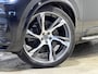 Volvo XC90 2.0 T8 Recharge AWD R-Design | Navigatie/Android/Apple Carplay | LM Velgen 22" | Luchtvering | Voorstoelen/Achterbank Verwarmd | Cruise Control Adaptief | Airco |