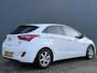 Hyundai i30 1.6 GDi Blue 135PK 5d i-Motion Plus | Trekhaak |100% Dealer Onderhouden | Winter & Zomerset | Navigatie | Achteruitrij Camera | Parkeersensoren