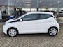 Toyota Aygo 1.0 VVT-i x-play | Airco | Toerenteller | Achteruitrijcamera