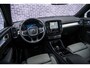 Volvo XC40 2.0 B4 Plus Dark | Trekhaak | Adaptive Cruise Control | Dode hoek detectie BLIS | Harman Kardon audio | Elektrische stoelverstelling | Stoel- en stuurverwarming | Verwarmde Voorruit |