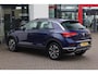 Volkswagen T-Roc 1.5 TSI United 110KW/150PK DSG, trekhaak, keyless entry, digital cockpit pro, bi colour LMV, carplay (navigatie)