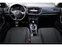 Volkswagen T-Roc 1.5 TSI United 110KW/150PK DSG, trekhaak, keyless entry, digital cockpit pro, bi colour LMV, carplay (navigatie)