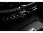 Volvo XC60 2.0 T6 Plug-in hybrid AWD Plus Black Edition | Trekhaak | Luchtvering | Stoel  + Stuur verwarming | Geheugen stoelen |