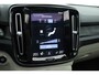 Volvo XC40 1.5 T4 Plug-in hybrid Ultimate Dark | Pano | Dig. Cockpit | Nav+CarPlay | Stuur+Stoelverw. | Harman/Kardon | Leder | Camera*+PDC | Elek. Klep | Led | 20'' v