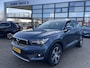 Volvo XC40 2.0 T4 190 pk Inscription Trekhaak Panoramadak Leder 360 Camera ACC Pilot Assist Harman Kardon Audio BLIS DAB Apple Carplay Android  Auto Stoelverwarming Scandinavian Line Hoge Zit 8-traps Automaat Super compleet en 1800 kg trekgewicht !
