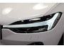 Volvo XC60 2.0 Recharge T6 AWD 293kW/399pk Aut8 Ultra Dark PARELMOER LAK + PANORAMADAK + HARMAN/KARDON + EL.TREKHAAK + PILOT ASSIST + 360 CAMERA + STOELMASSAGE&-KOELING + STUUR-&STOELVERWARMING + HEAD-UP + FULL LED + PARKSENSOREN + 21" LM-VELGEN!!