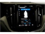 Volvo XC60 2.0 Recharge T6 AWD 293kW/399pk Aut8 Ultra Dark PARELMOER LAK + PANORAMADAK + HARMAN/KARDON + EL.TREKHAAK + PILOT ASSIST + 360 CAMERA + STOELMASSAGE&-KOELING + STUUR-&STOELVERWARMING + HEAD-UP + FULL LED + PARKSENSOREN + 21" LM-VELGEN!!