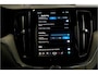 Volvo XC60 2.0 Recharge T6 AWD 293kW/399pk Aut8 Ultra Dark PARELMOER LAK + PANORAMADAK + HARMAN/KARDON + EL.TREKHAAK + PILOT ASSIST + 360 CAMERA + STOELMASSAGE&-KOELING + STUUR-&STOELVERWARMING + HEAD-UP + FULL LED + PARKSENSOREN + 21" LM-VELGEN!!