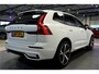 Volvo XC60 2.0 Recharge T6 AWD 293kW/399pk Aut8 Ultra Dark PARELMOER LAK + PANORAMADAK + HARMAN/KARDON + EL.TREKHAAK + PILOT ASSIST + 360 CAMERA + STOELMASSAGE&-KOELING + STUUR-&STOELVERWARMING + HEAD-UP + FULL LED + PARKSENSOREN + 21" LM-VELGEN!!