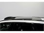 Volvo XC60 2.0 Recharge T6 AWD 293kW/399pk Aut8 Ultra Dark PARELMOER LAK + PANORAMADAK + HARMAN/KARDON + EL.TREKHAAK + PILOT ASSIST + 360 CAMERA + STOELMASSAGE&-KOELING + STUUR-&STOELVERWARMING + HEAD-UP + FULL LED + PARKSENSOREN + 21" LM-VELGEN!!