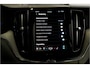 Volvo XC60 2.0 Recharge T6 AWD 293kW/399pk Aut8 Ultra Dark PARELMOER LAK + PANORAMADAK + HARMAN/KARDON + EL.TREKHAAK + PILOT ASSIST + 360 CAMERA + STOELMASSAGE&-KOELING + STUUR-&STOELVERWARMING + HEAD-UP + FULL LED + PARKSENSOREN + 21" LM-VELGEN!!