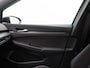 Volkswagen Golf R-Line Edition 1.5 eTSI 150 PK Automaat | Trekhaak | Panorama dak | Harman/Kardon | Black Style | Head-up display |