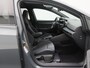 Volkswagen Golf R-Line Edition 1.5 eTSI 150 PK Automaat | Trekhaak | Panorama dak | Harman/Kardon | Black Style | Head-up display |