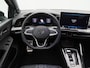 Volkswagen Golf R-Line Edition 1.5 eTSI 150 PK Automaat | Trekhaak | Panorama dak | Harman/Kardon | Black Style | Head-up display |