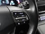 Hyundai Kona Electric EV Premium 64 kWh | SOH 95% | Stoelventilatie | Leder | Head-Up | Warmtepomp | Camera | Achterbankverwarming | Carplay | Navigatie | Adaptive cruise | Keyless | Parkeerhulp
