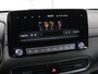 Hyundai Kona Electric EV Premium 64 kWh | SOH 95% | Stoelventilatie | Leder | Head-Up | Warmtepomp | Camera | Achterbankverwarming | Carplay | Navigatie | Adaptive cruise | Keyless | Parkeerhulp