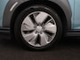 Hyundai Kona Electric EV Premium 64 kWh | SOH 95% | Stoelventilatie | Leder | Head-Up | Warmtepomp | Camera | Achterbankverwarming | Carplay | Navigatie | Adaptive cruise | Keyless | Parkeerhulp