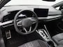 Volkswagen Golf R-Line Edition 1.5 eTSI 116 PK | Trekhaak | 360 Camera | LED Matrix | Navi | Stoel- & Stuurverwarming |