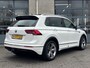 Volkswagen Tiguan 1.5 TSI ACT BUSINESS R-LINE | PANORAMADAK | ELEK TREKHAAK|