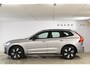 Volvo XC60 T6 350PK Automaat Plug-in Hybrid AWD Ultra Dark / Navigatie / Adaptieve Cruise control / Head Up-Display / Panorama dak / Leder / Elektrische stoelen / 360 Camera / Trekhaak / 20" Velgen