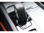 Volvo XC60 T6 350PK Automaat Plug-in Hybrid AWD Ultra Dark / Navigatie / Adaptieve Cruise control / Head Up-Display / Panorama dak / Leder / Elektrische stoelen / 360 Camera / Trekhaak / 20" Velgen