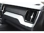 Volvo XC60 T6 350PK Automaat Plug-in Hybrid AWD Ultra Dark / Navigatie / Adaptieve Cruise control / Head Up-Display / Panorama dak / Leder / Elektrische stoelen / 360 Camera / Trekhaak / 20" Velgen
