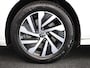 Volkswagen Golf 1.4 eHybrid Style SOH 90.67%  | Navigatie | Parkeersensoren | Adaptieve cruise control | Stoelverwarming | Stoelmassage |