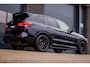 BMW X3 xDrive30e High Executive | M-Sport | Pano | LED | HUD | M-Seats | Sfeer | Harman Kardon | Camera | 21 Inch | X3M Pack | Shadow Line | Carbon-Zwart | Live Cockpit Pro | 1 Eigenaar | Dealer Onderhouden | BTW | Garantie
