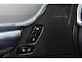 Volvo V90 T6 Recharge AWD Ultra Dark - Panorama/schuifdak - IntelliSafe Assist & Surround - 360º Camera - Harman/Kardon audio - Adaptieve LED koplampen - Verwarmde voorstoelen, stuur & achterbank - Parkeersensoren voor & achter - Elektr. bedienb. voorstoelen met geheugen - Head up display - Elektr. inklapbare trekhaak - 19' LMV
