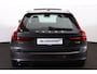 Volvo V90 T6 Recharge AWD Ultra Dark - Panorama/schuifdak - IntelliSafe Assist & Surround - 360º Camera - Harman/Kardon audio - Adaptieve LED koplampen - Verwarmde voorstoelen, stuur & achterbank - Parkeersensoren voor & achter - Elektr. bedienb. voorstoelen met geheugen - Head up display - Elektr. inklapbare trekhaak - 19' LMV